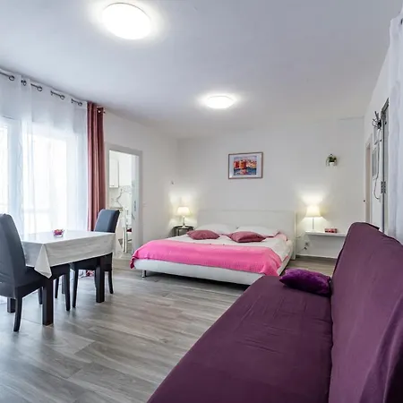 Maria Апартаменты *